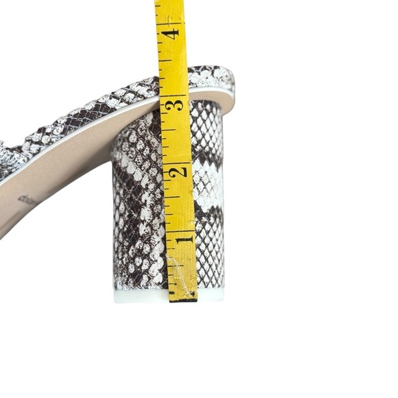 Dolce Vita Noles Shadow Snake Print Leather Sandals Gray 9.5M Strappy Dressy - Picture 8 of 9